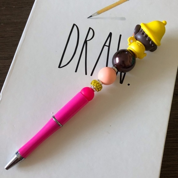 Disney Doorables: Alice in Wonderland: Doormouse handmade beaded pen - Picture 3 of 3